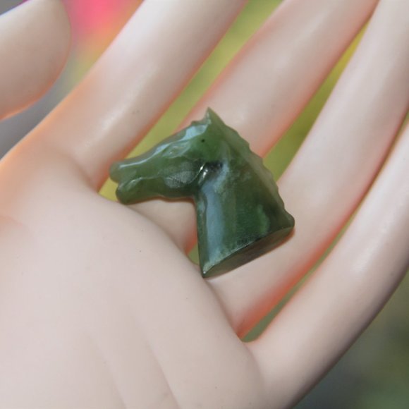 Vintage Miniature Carved Jade Horse Head - Picture 7 of 10